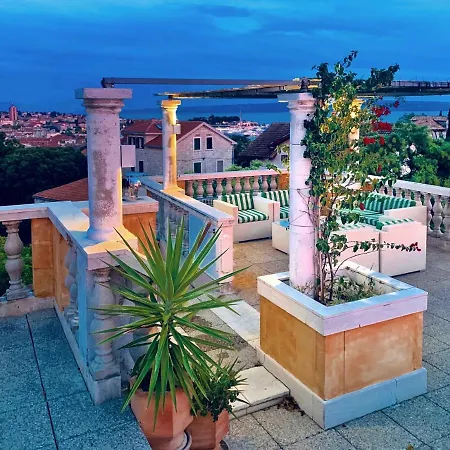 Marjan - 3 Bdr, 3 Bath, Parking Split